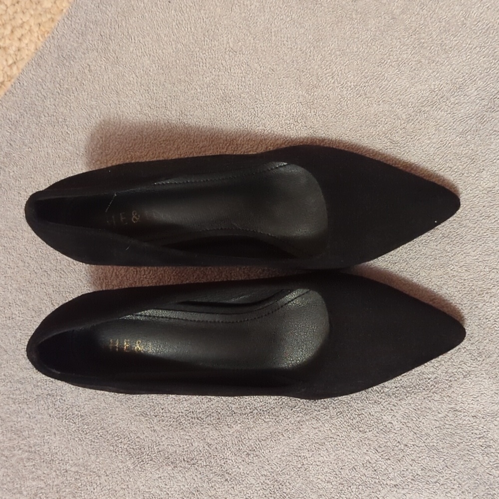 Suede heels new without tags